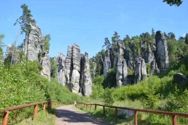 Letní víkend v Prachovkách: turistika, bazén a grilování 22.-24.8.2025 - Obrázek 3